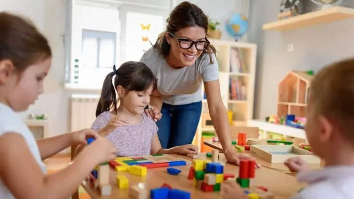 جليسة أطفال و مربية في الرياض